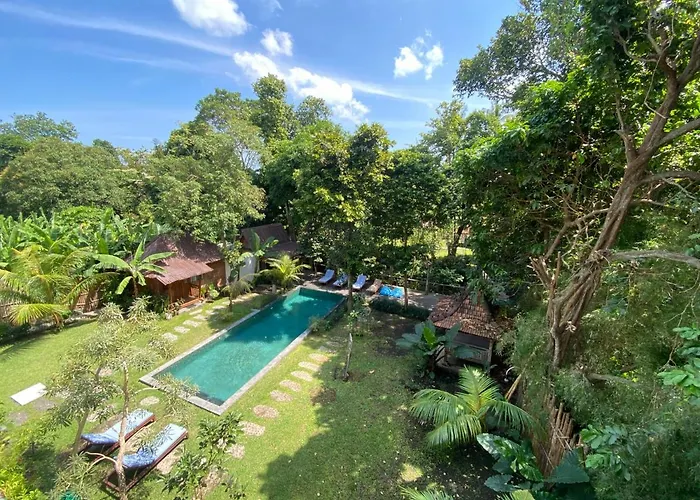 Mahamustika Riverside 4*
